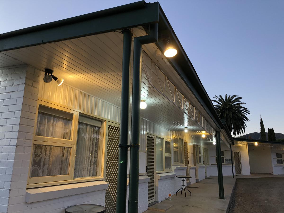 Green Door Motel Lavington Exterior foto